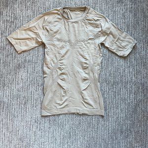 Men's Small Compressport Short Sleeve Tactical Compression shirt Tan